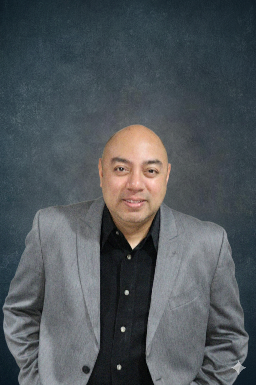Roberto Soriaga headshot